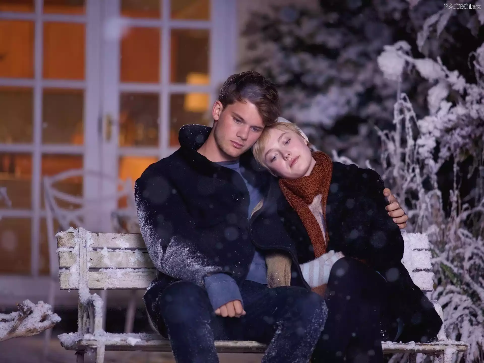 Aktor, Film, Śnieg, Ławka, Dakota Fanning, Jeremy Irvine